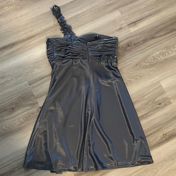Morgan & Co. Shimmering Y2k Black Strapless Dress - Picture 3 of 4